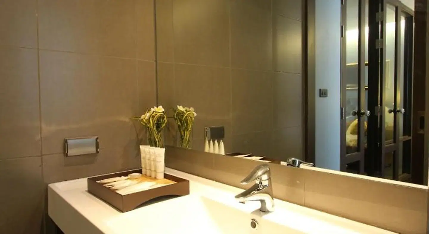 Balcony Courtyard Hotel & Serviced Apartment Badezimmer