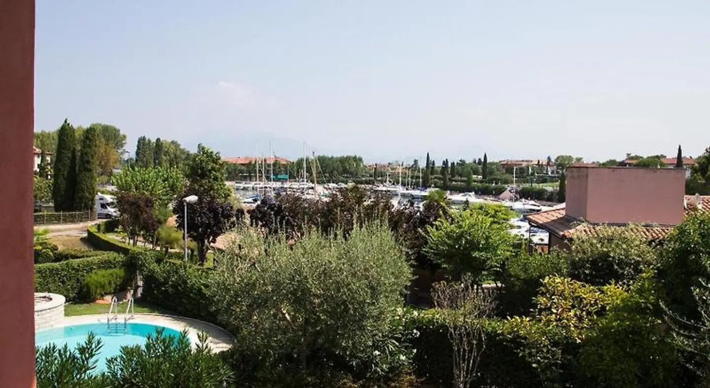 BellaSirmione Holiday Apartments LANDSCAPE