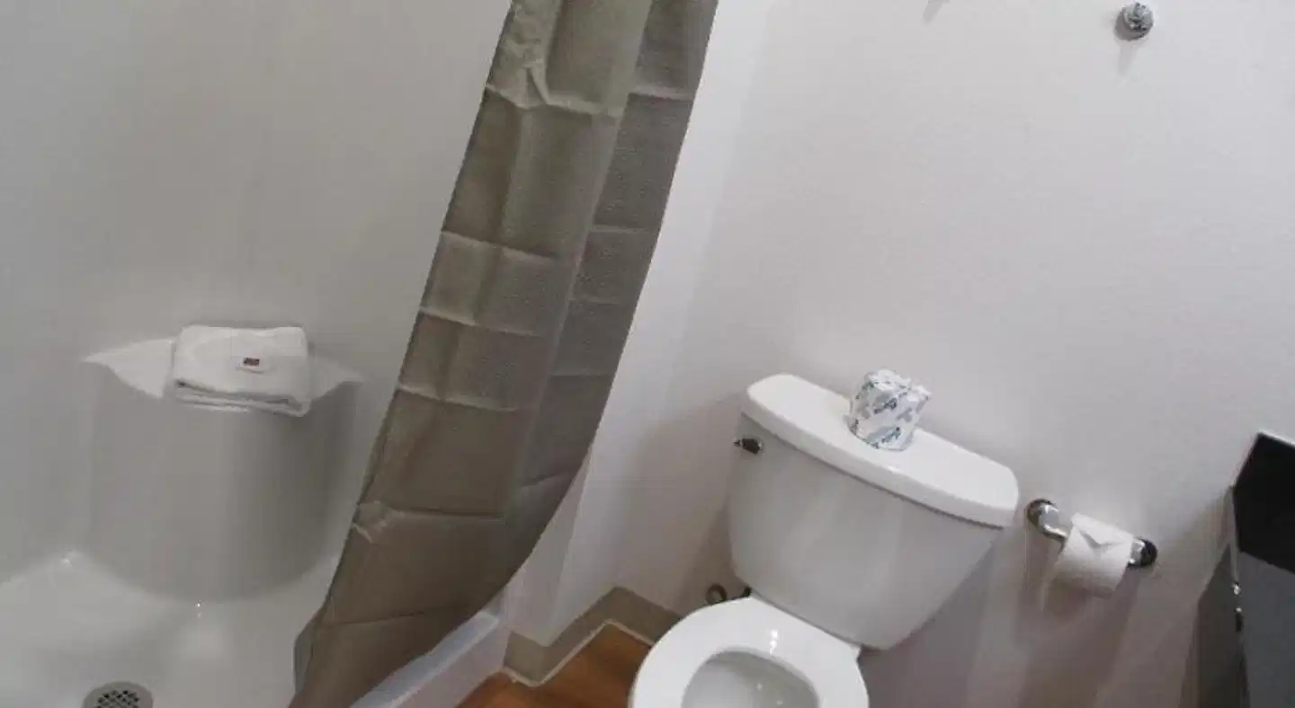 Studio 6 Corpus Christi Badezimmer