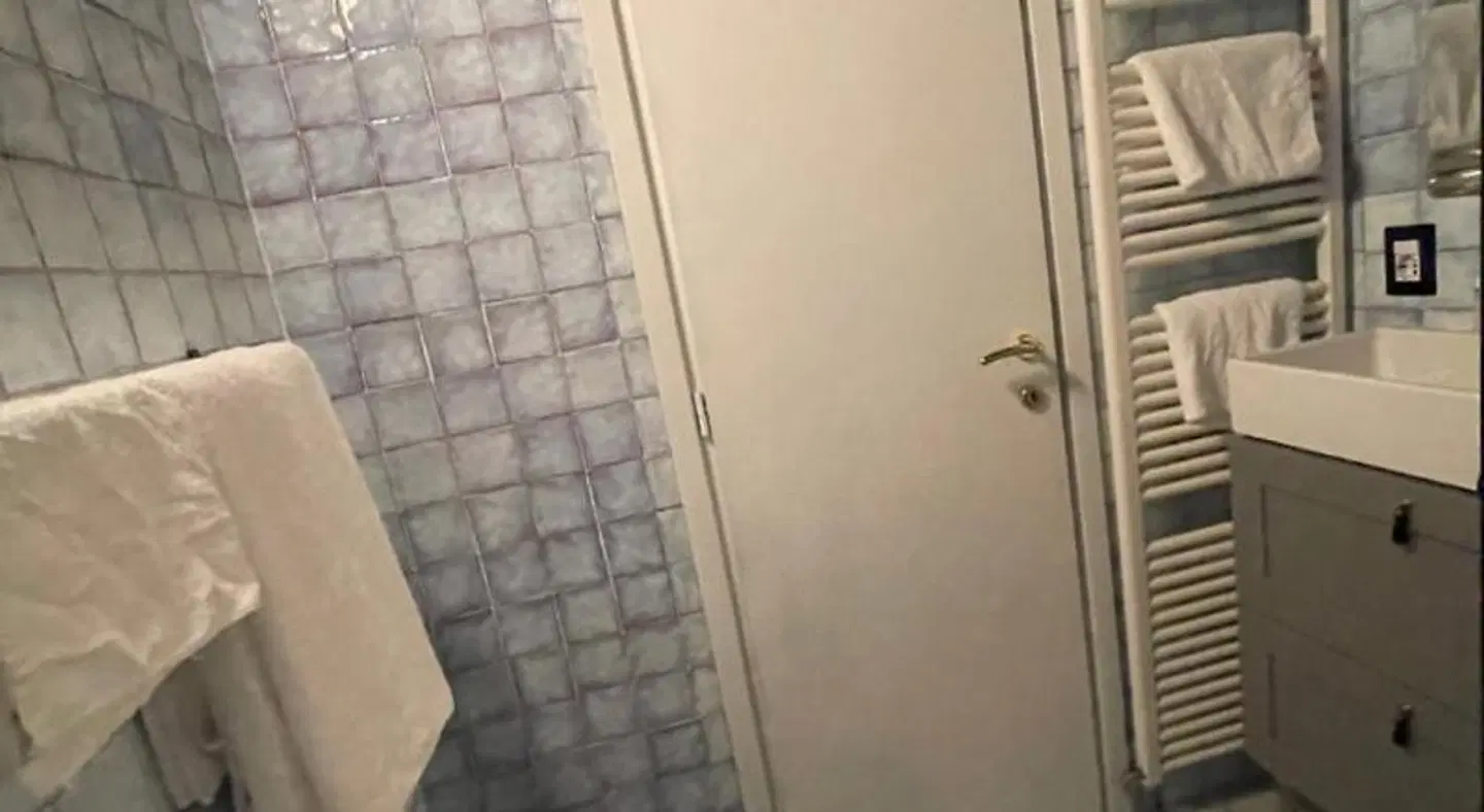 Le camere di Bsuites Badezimmer