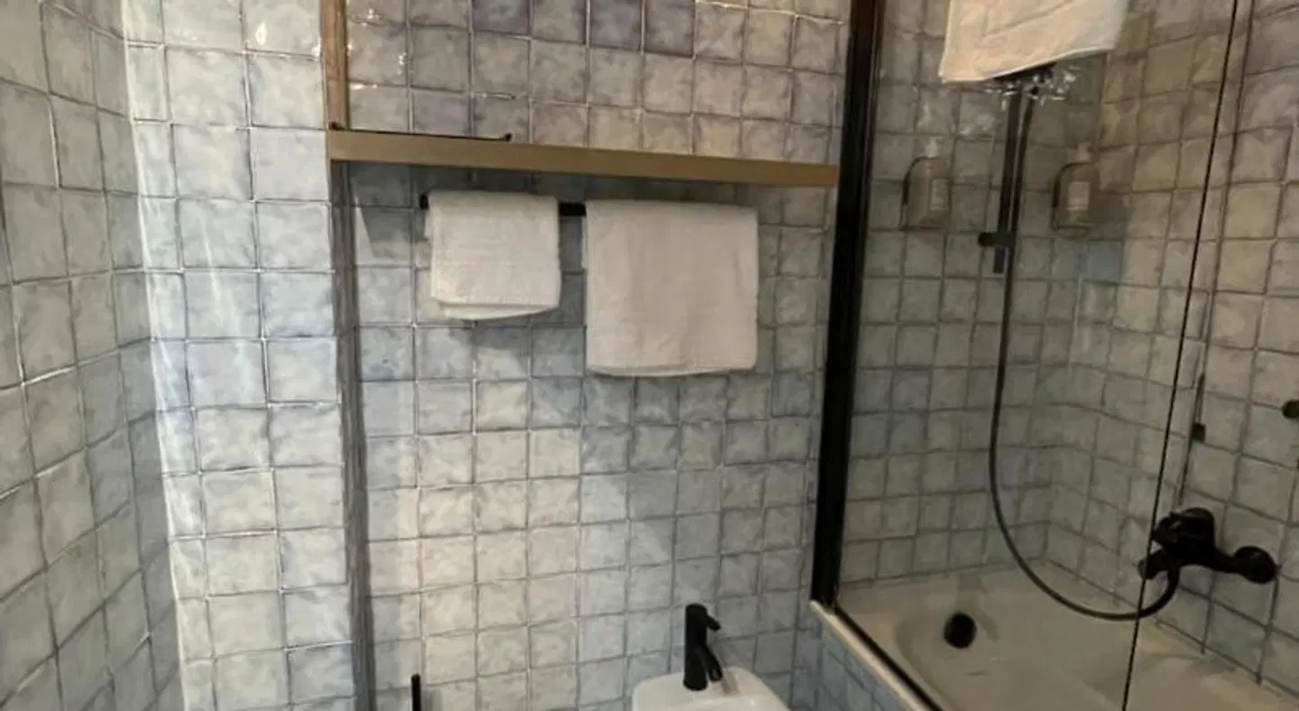 Le camere di Bsuites Badezimmer