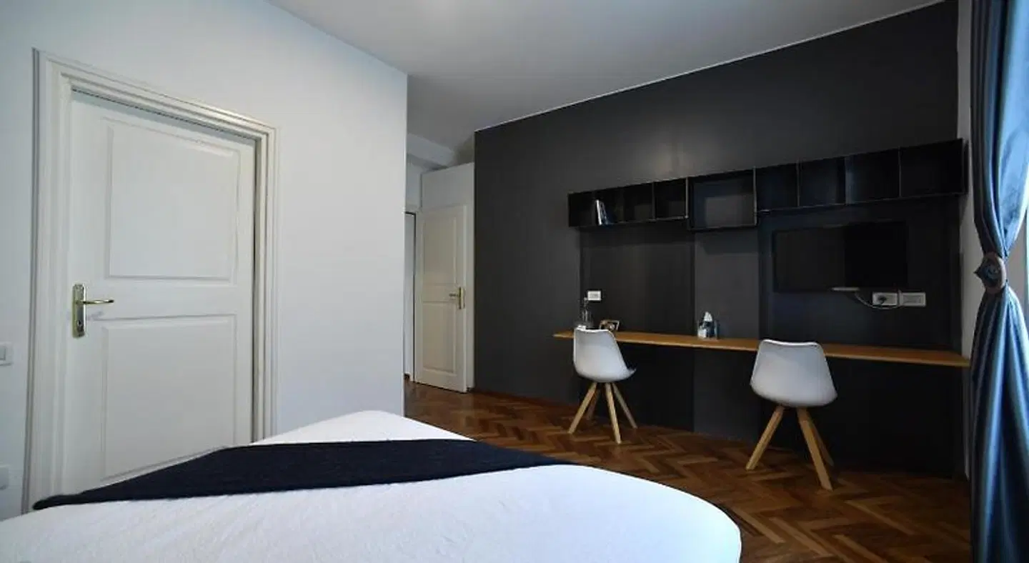 Lainez Rooms & Suites ROOM_EXAMPLE