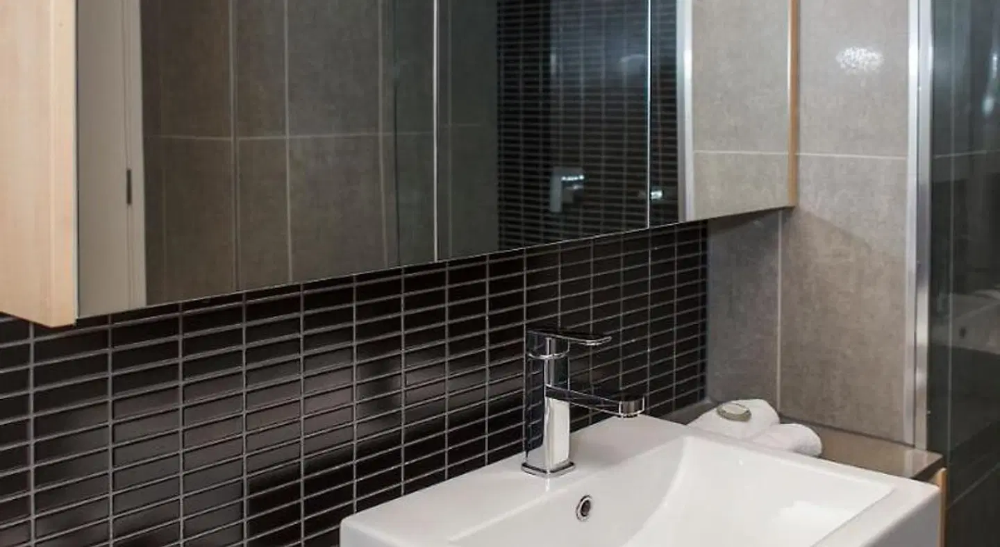 Artel Apartment Hotel Melbourne Badezimmer