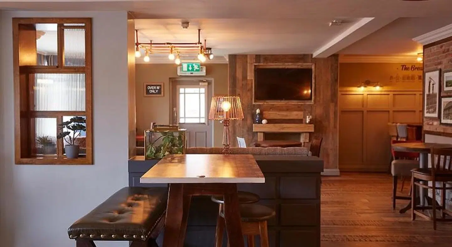 The Churchill LOUNGE_LOBBY