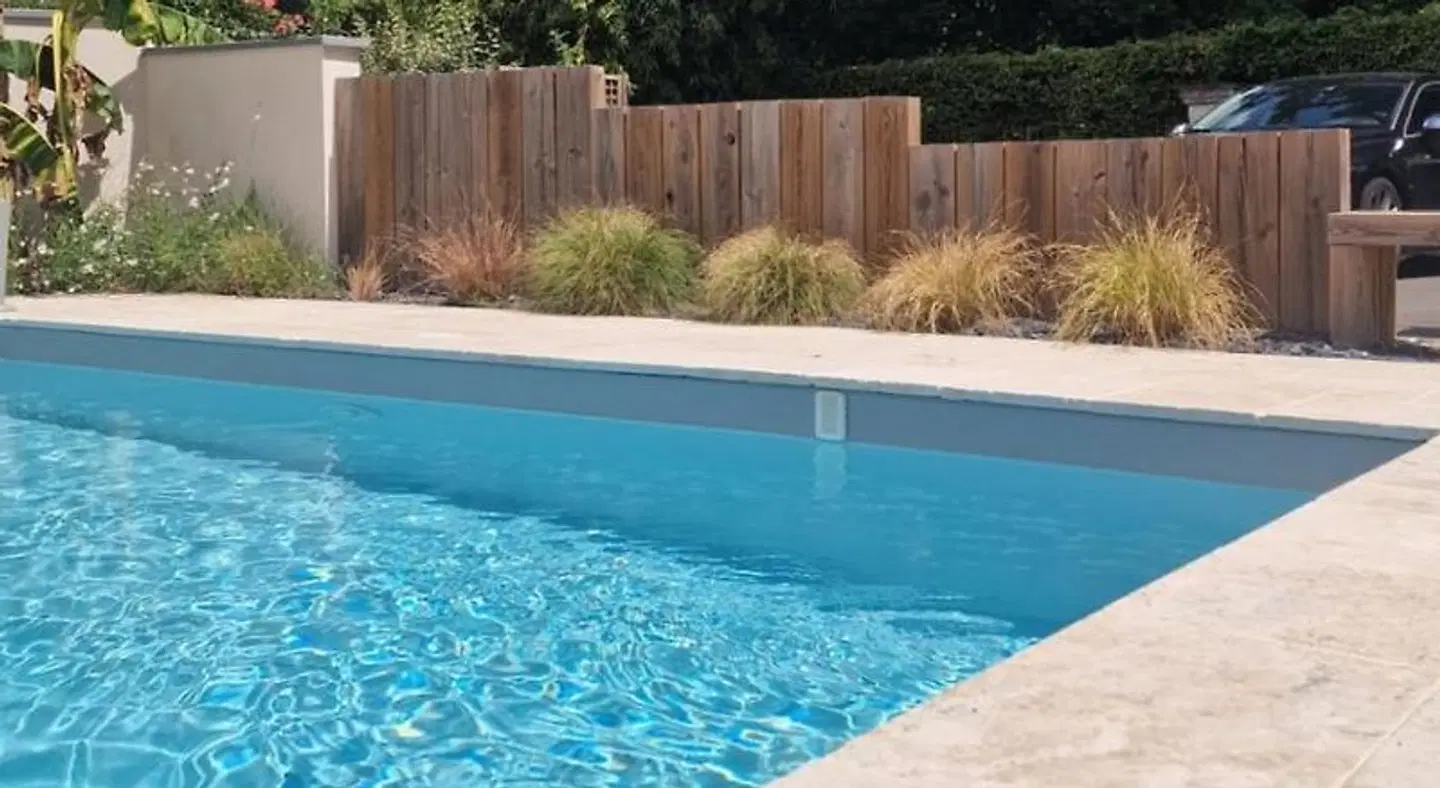 Lamarck Guest OUTDOOR_POOL