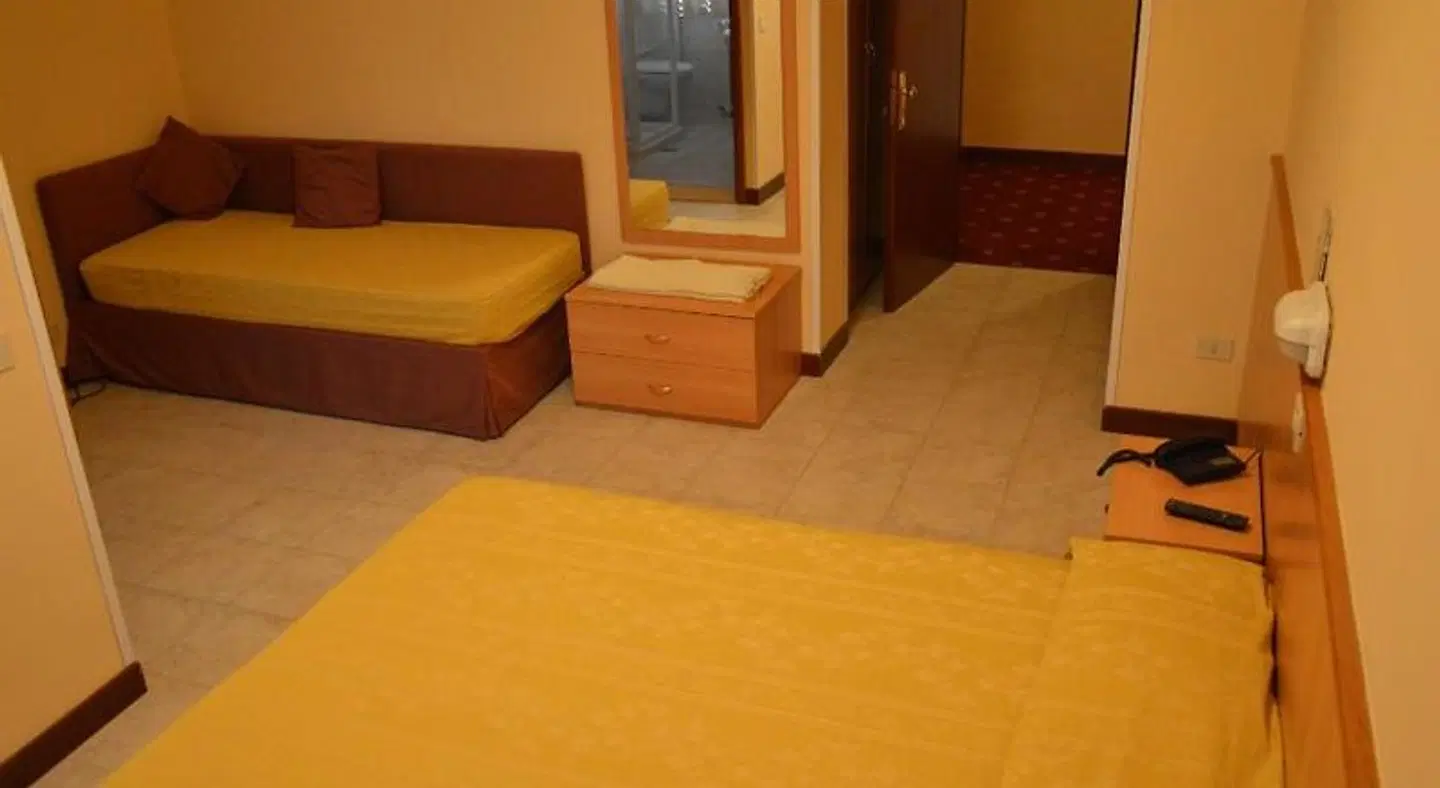 Plaza ROOM_EXAMPLE