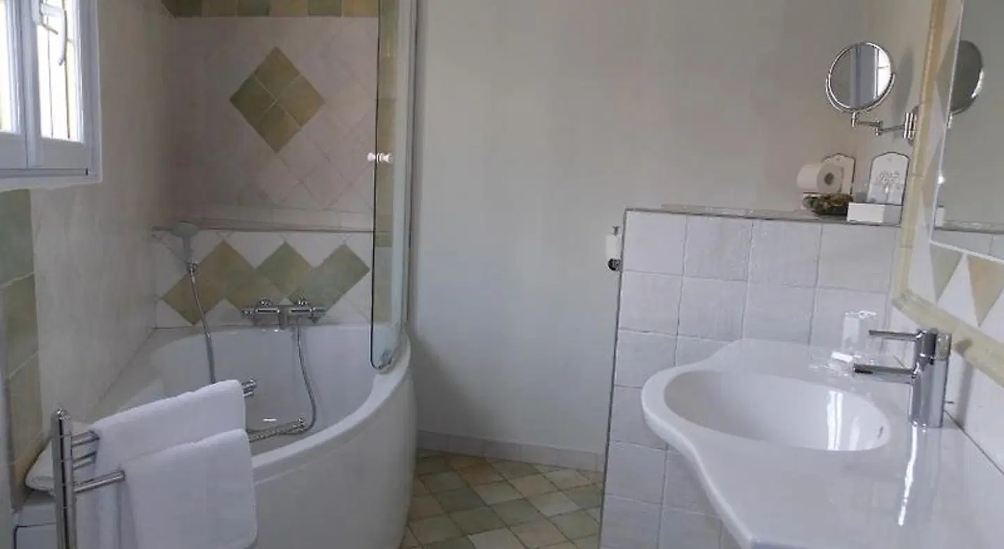 Au Relais Provencal Badezimmer