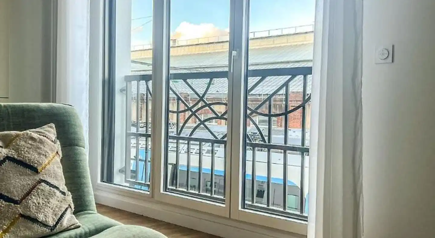 Edgar Suites Levallois - Jules Verne Hallenbad