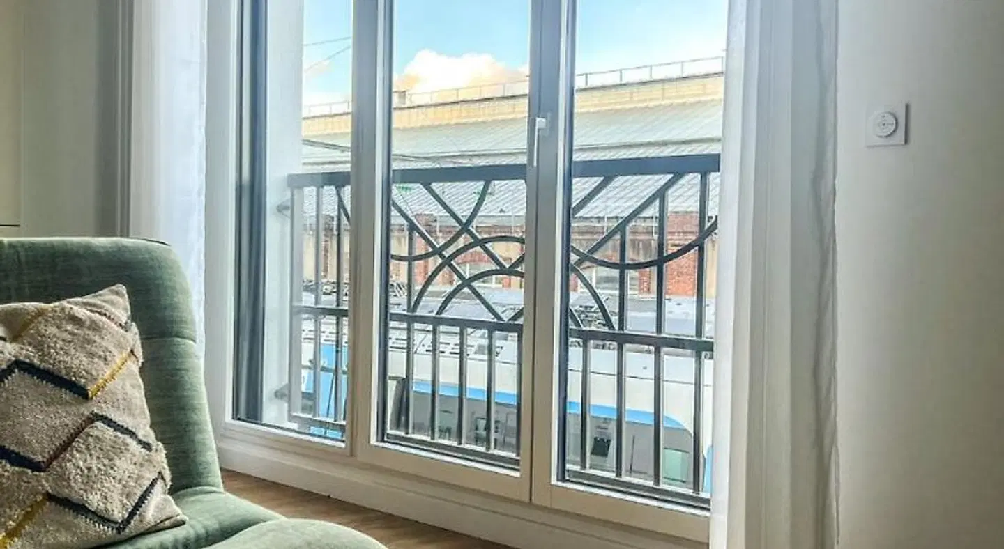 Edgar Suites Levallois - Jules Verne Hallenbad