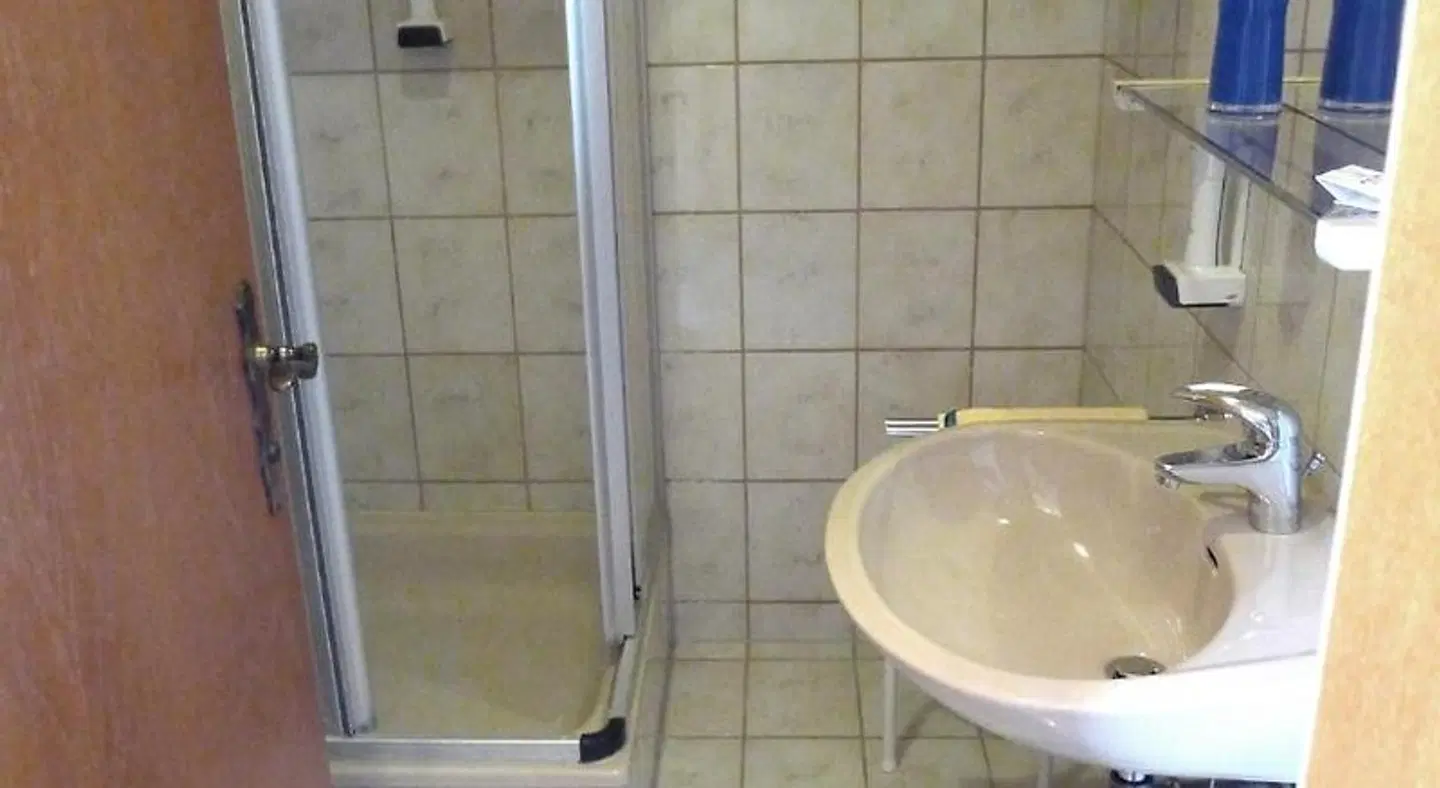 Böck  Roter Hahn Badezimmer
