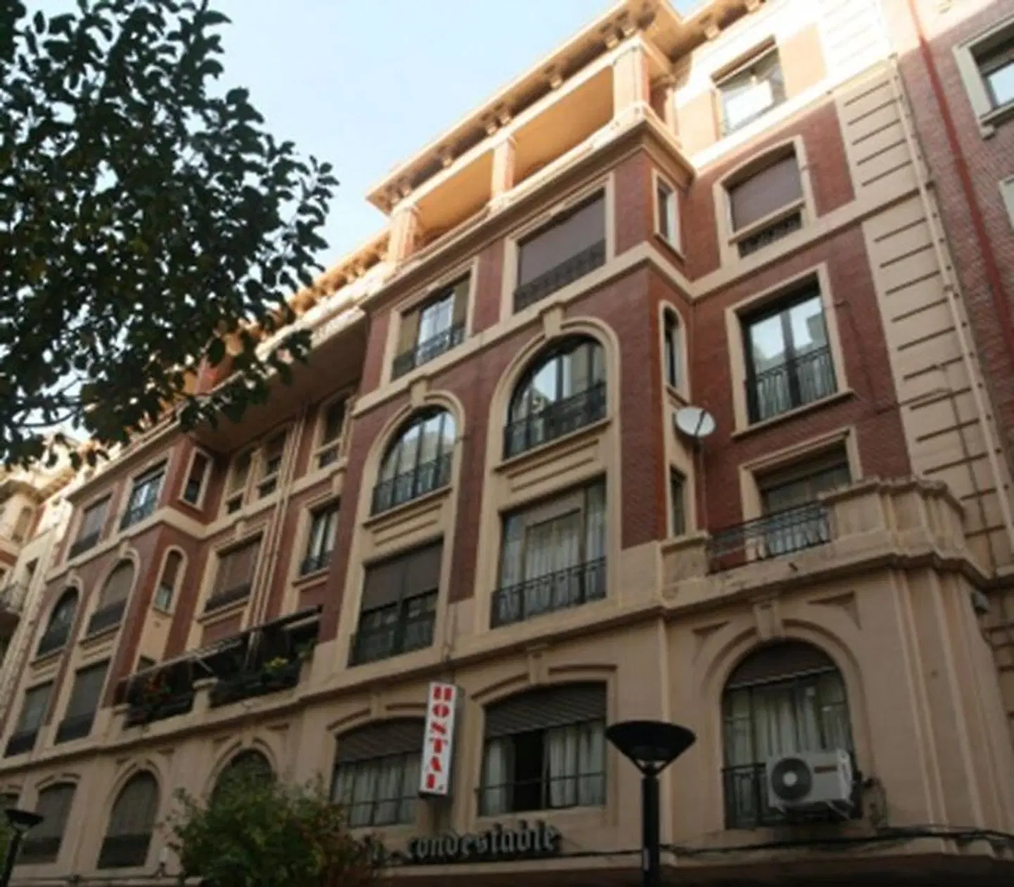 Hostal Rioja Condestable EXTERIOR