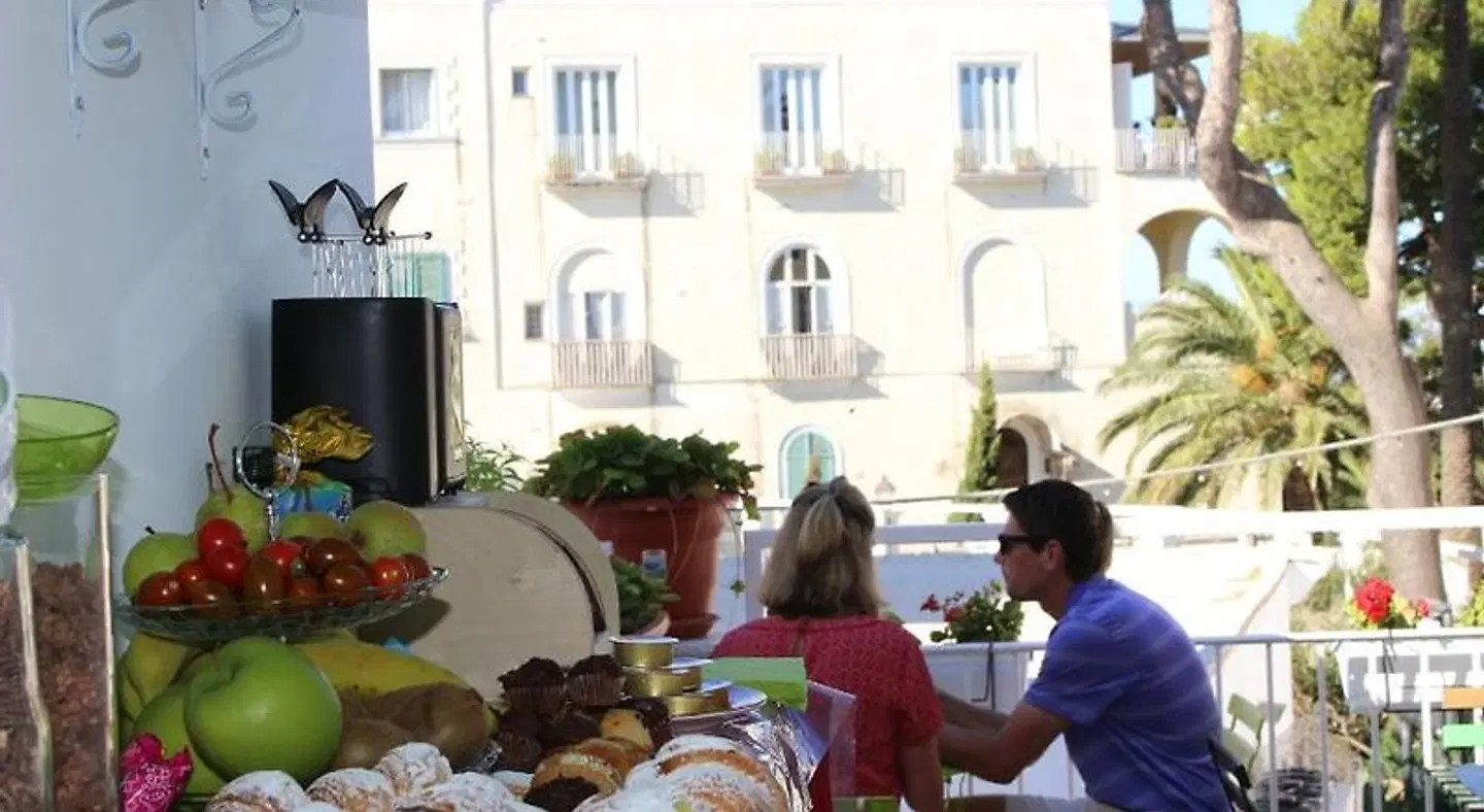 Villa Pollio Guest House Terrasse