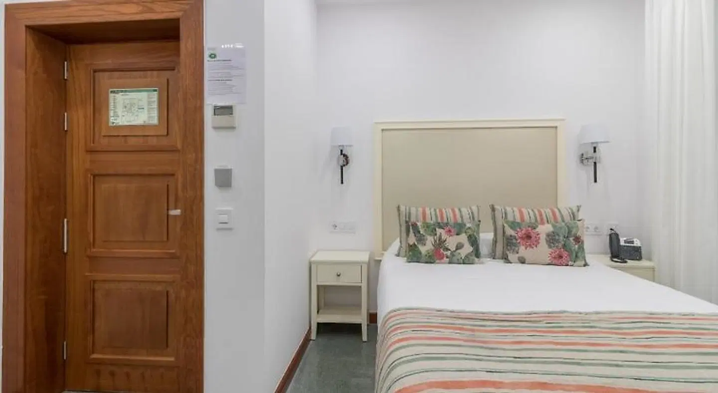 Hotel Emblemático Holiday Time ROOM_EXAMPLE