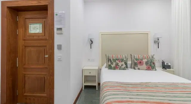 Hotel Emblemático Holiday Time ROOM_EXAMPLE