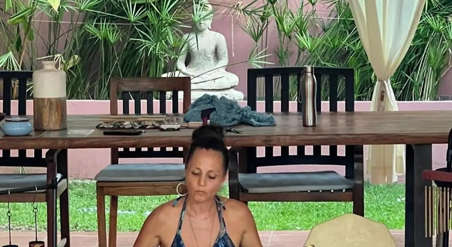 Laura's Guest House Samui PEOPLE