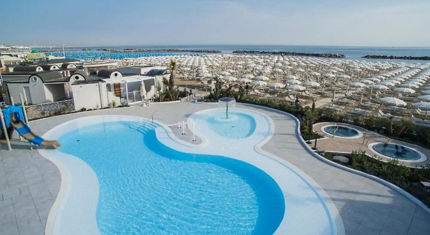 Confort OUTDOOR_POOL