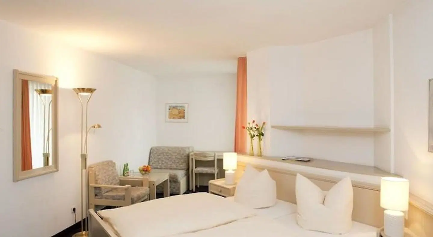 Blume Post ROOM_EXAMPLE