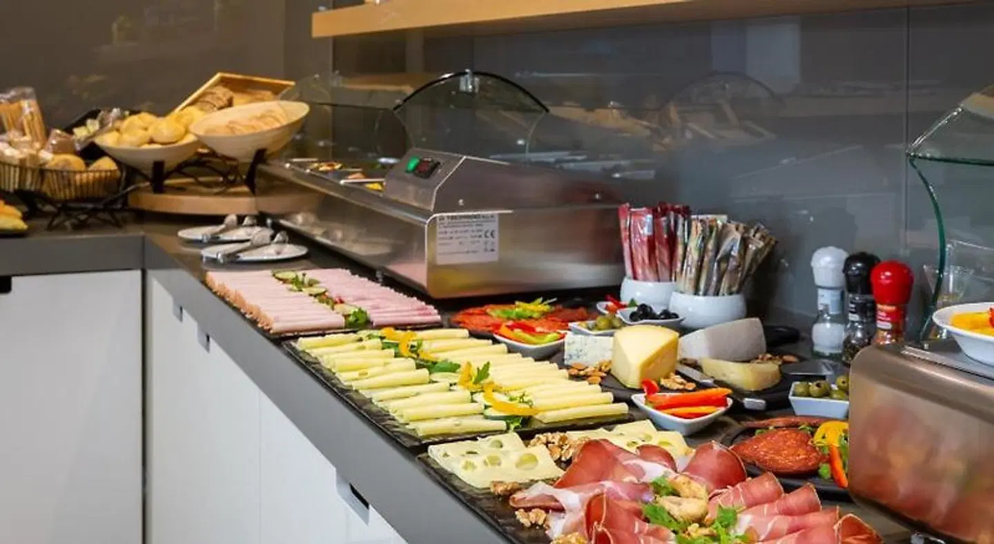 Aparthotel Flora Restaurant