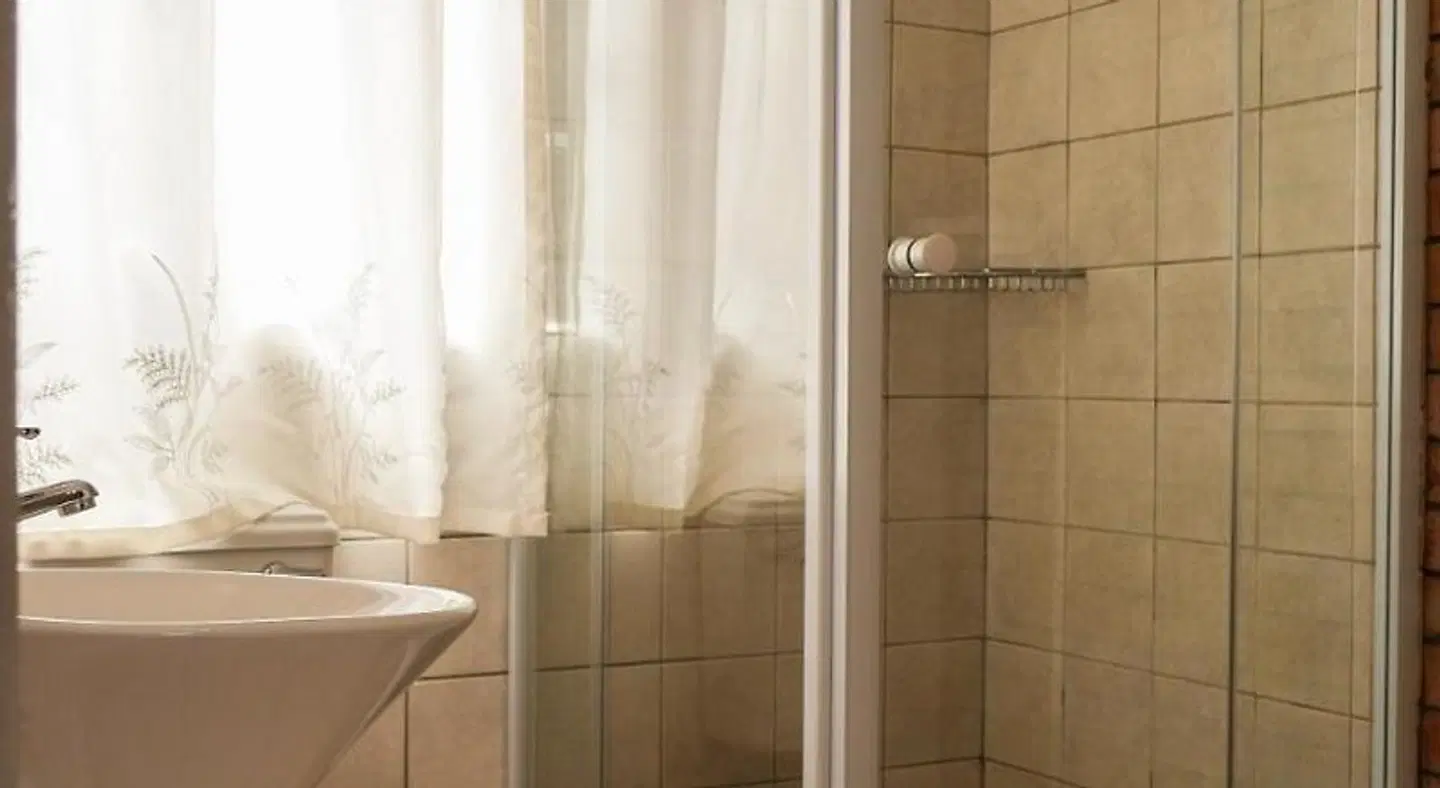 Eddies Self Catering or B&B Badezimmer