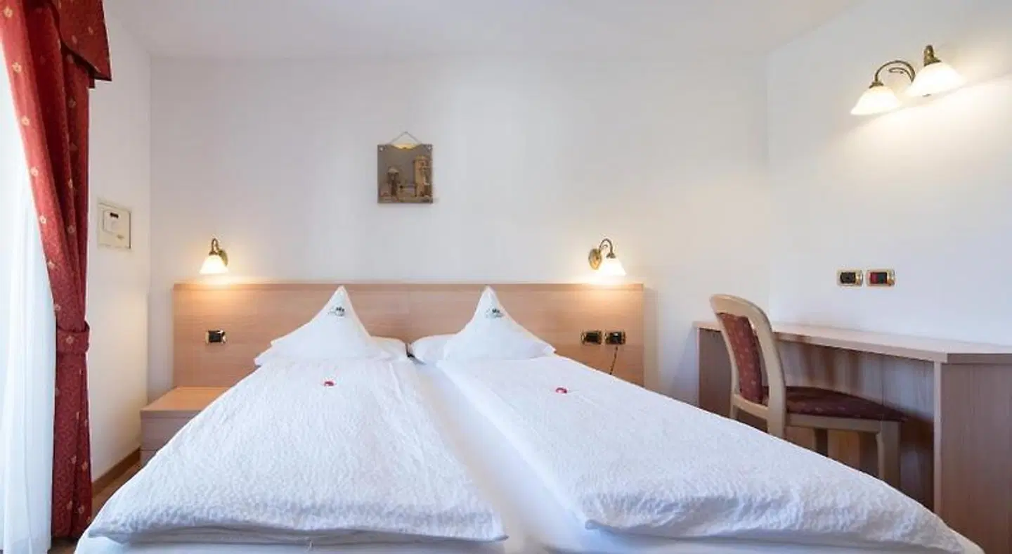 Ai Zirmes ROOM_EXAMPLE