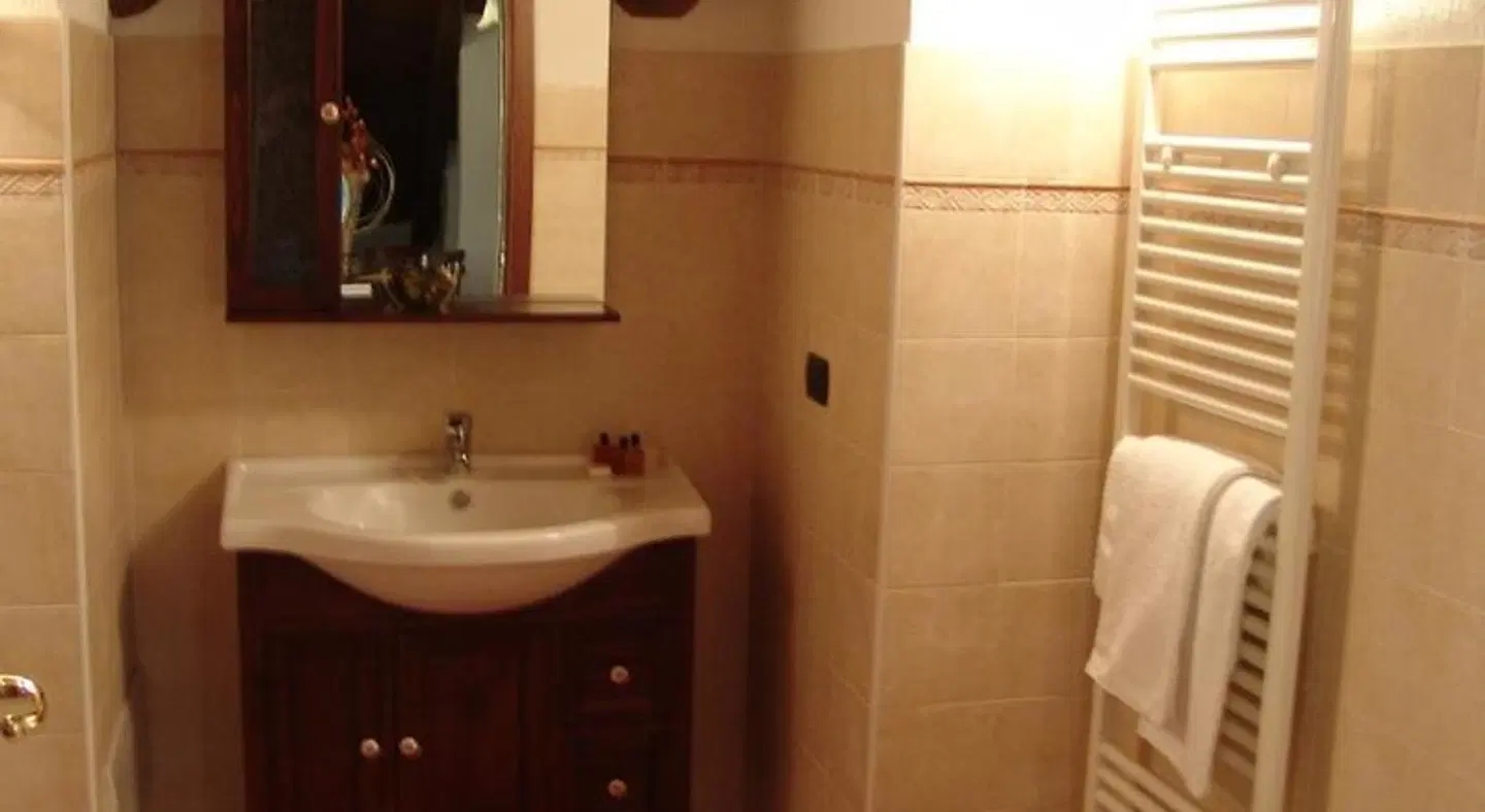 Residence Du Commerce Badezimmer