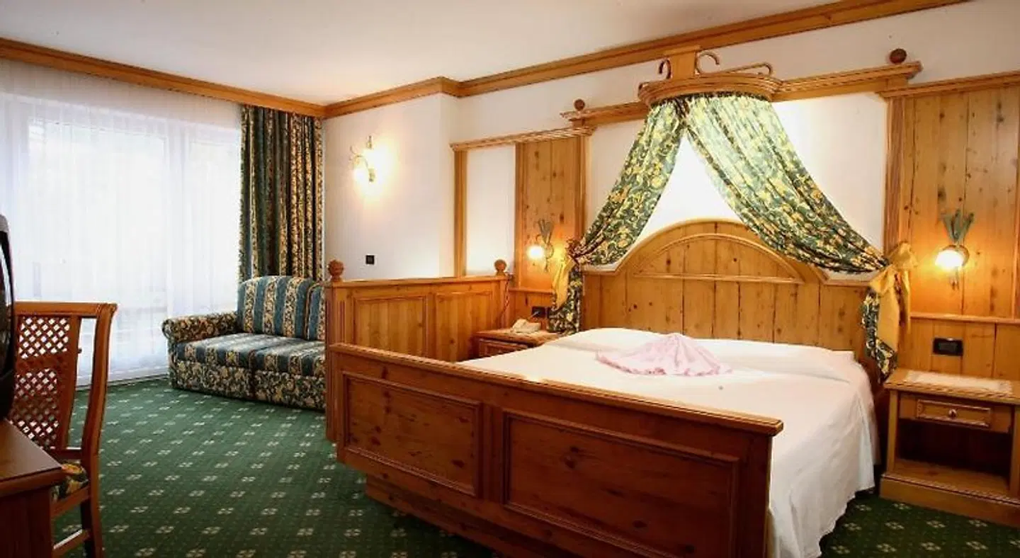 Hotel Crepes de Sela ROOM_EXAMPLE