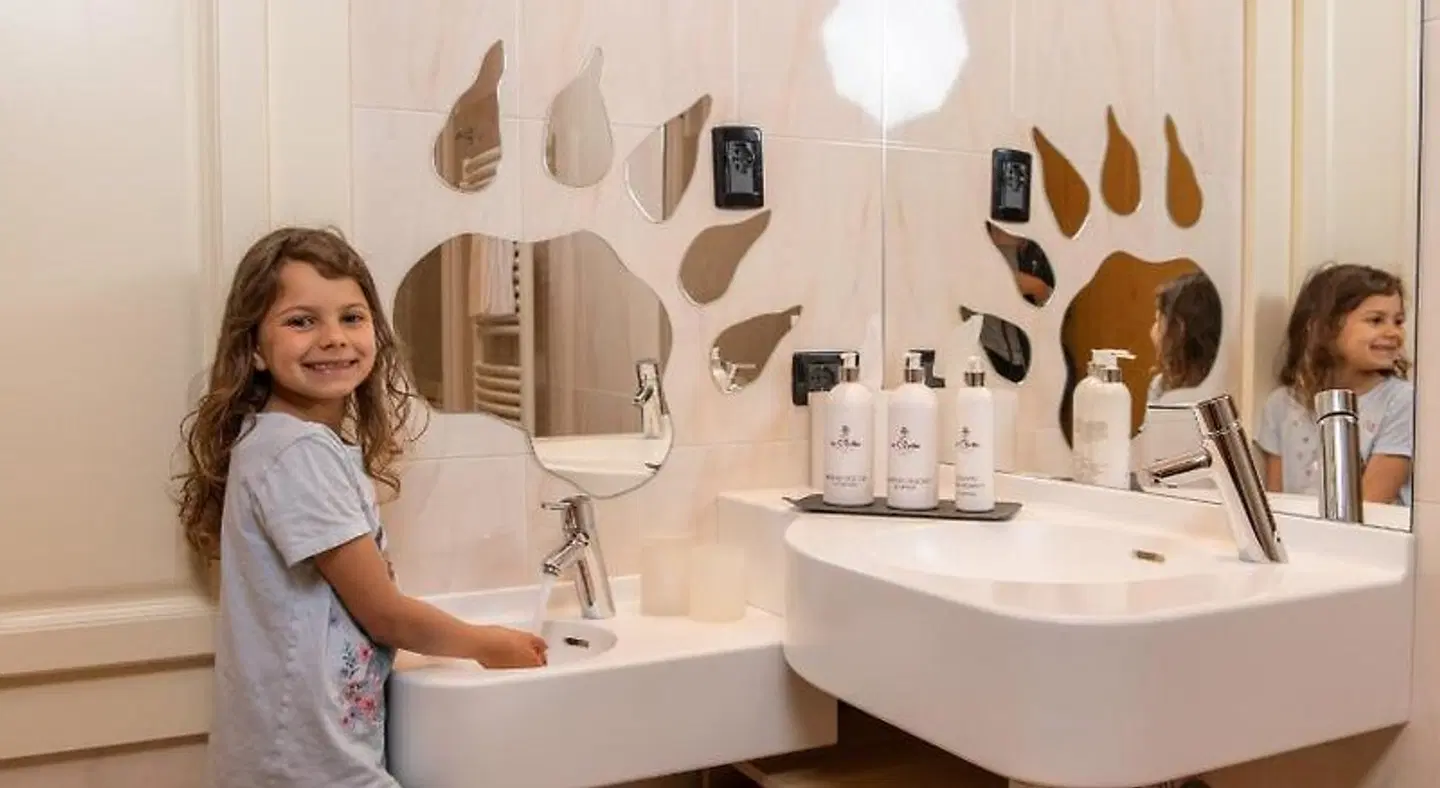 Family Hotel La Grotta Badezimmer