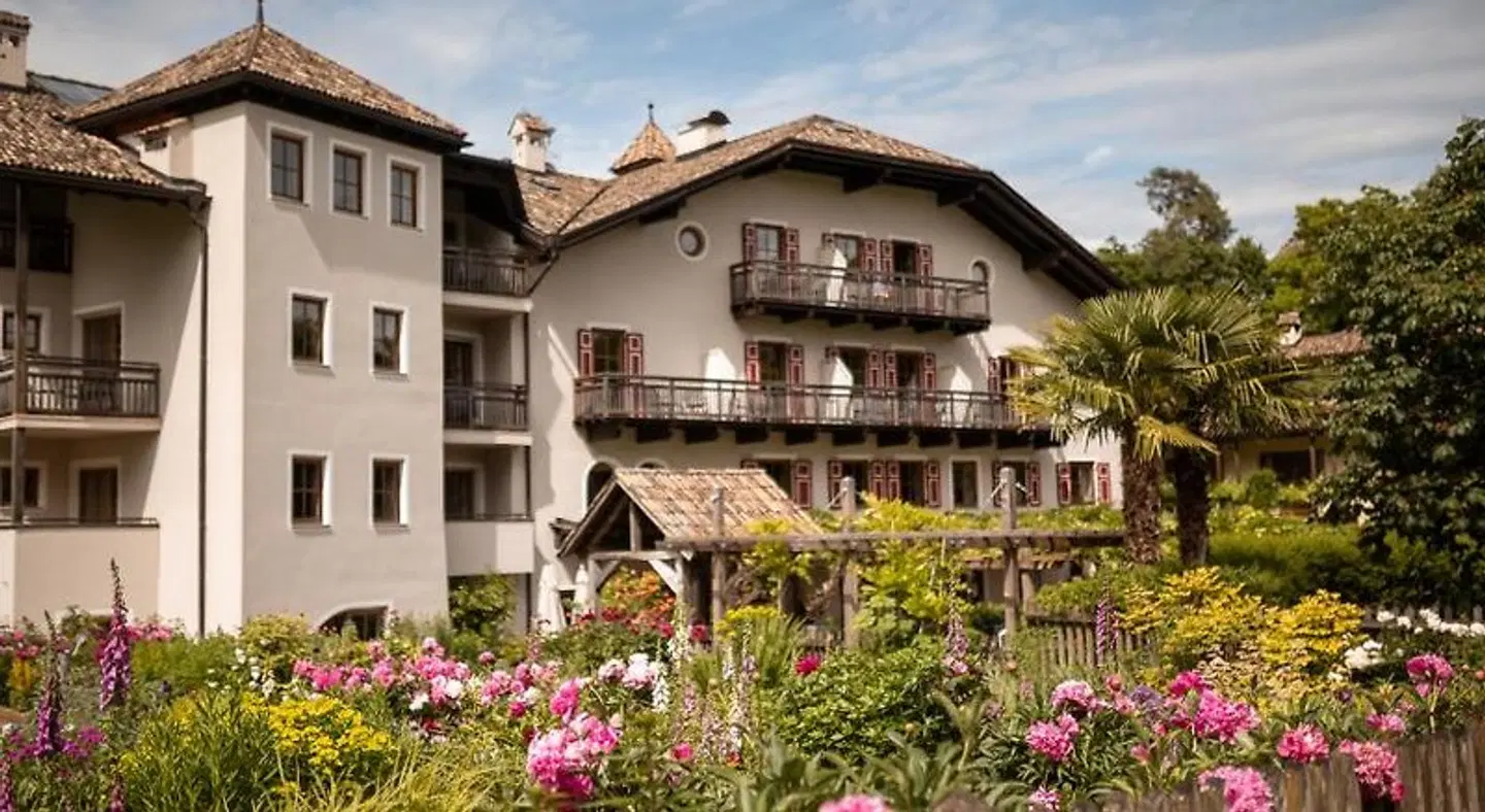 Hotel Weingut Stroblhof EXTERIOR