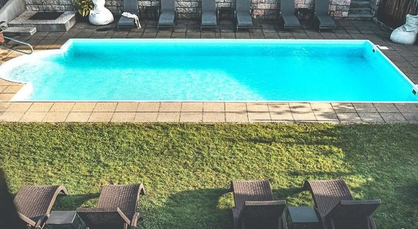 Turmwies OUTDOOR_POOL