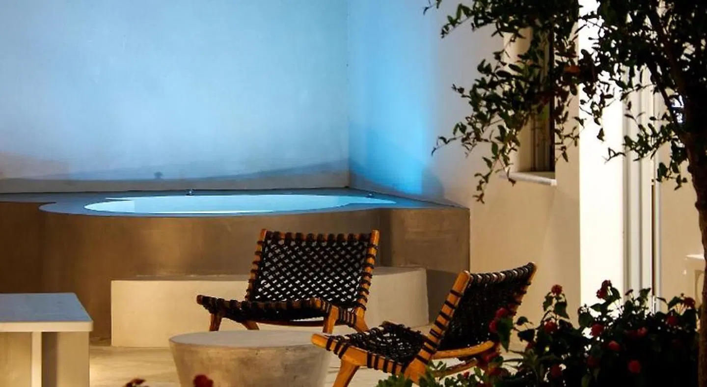 Oro Suites HEALTH_BEAUTY