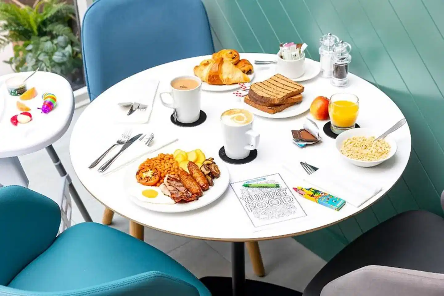 Holiday Inn Gloucester - Cheltenham Restaurant