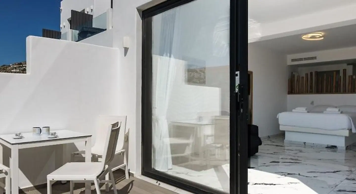 Bianco a Nero Mykonos HEALTH_BEAUTY