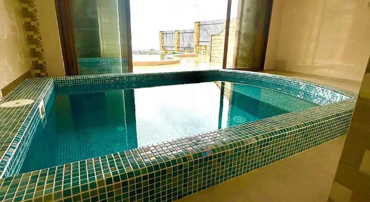 Sunbreeze Delux Vilas Hallenbad