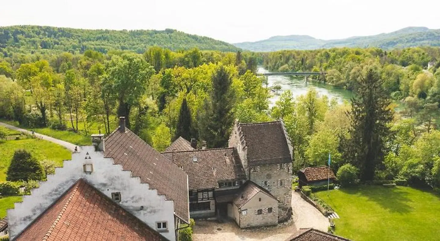 Brugg Youth Hostel EXTERIOR