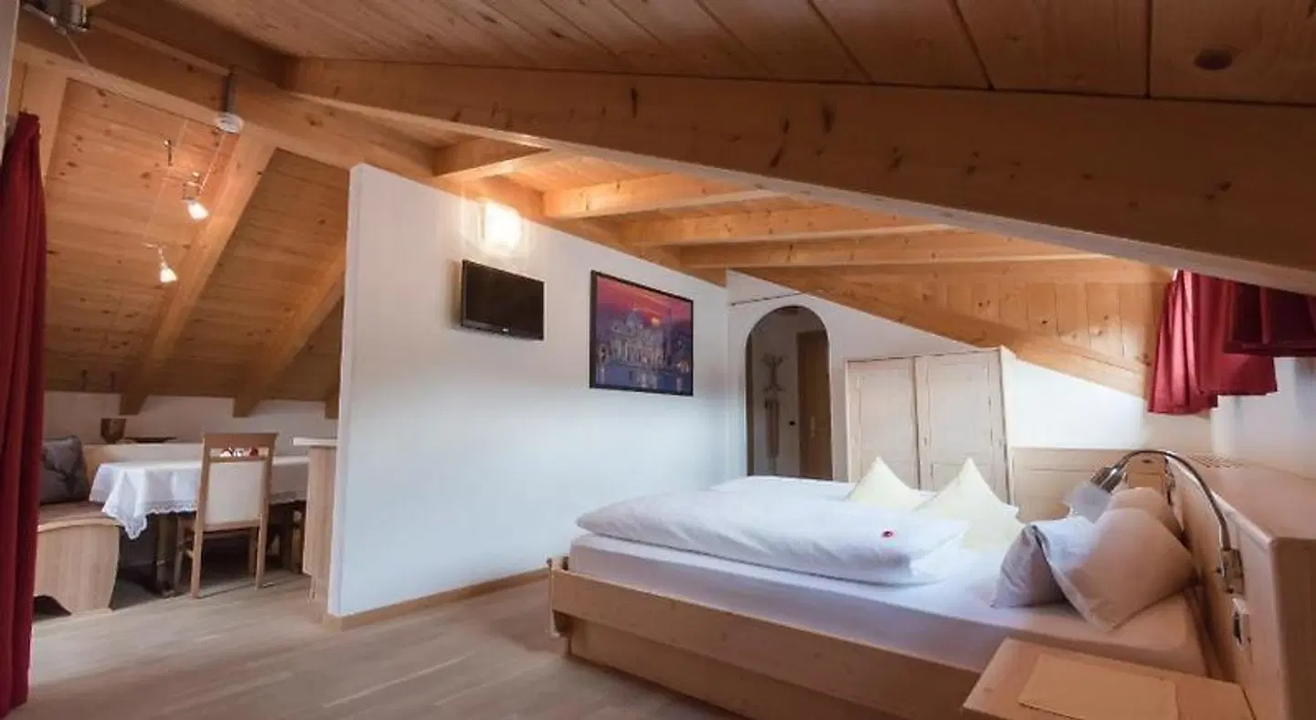 Pension Garden Hotel ROOM_EXAMPLE
