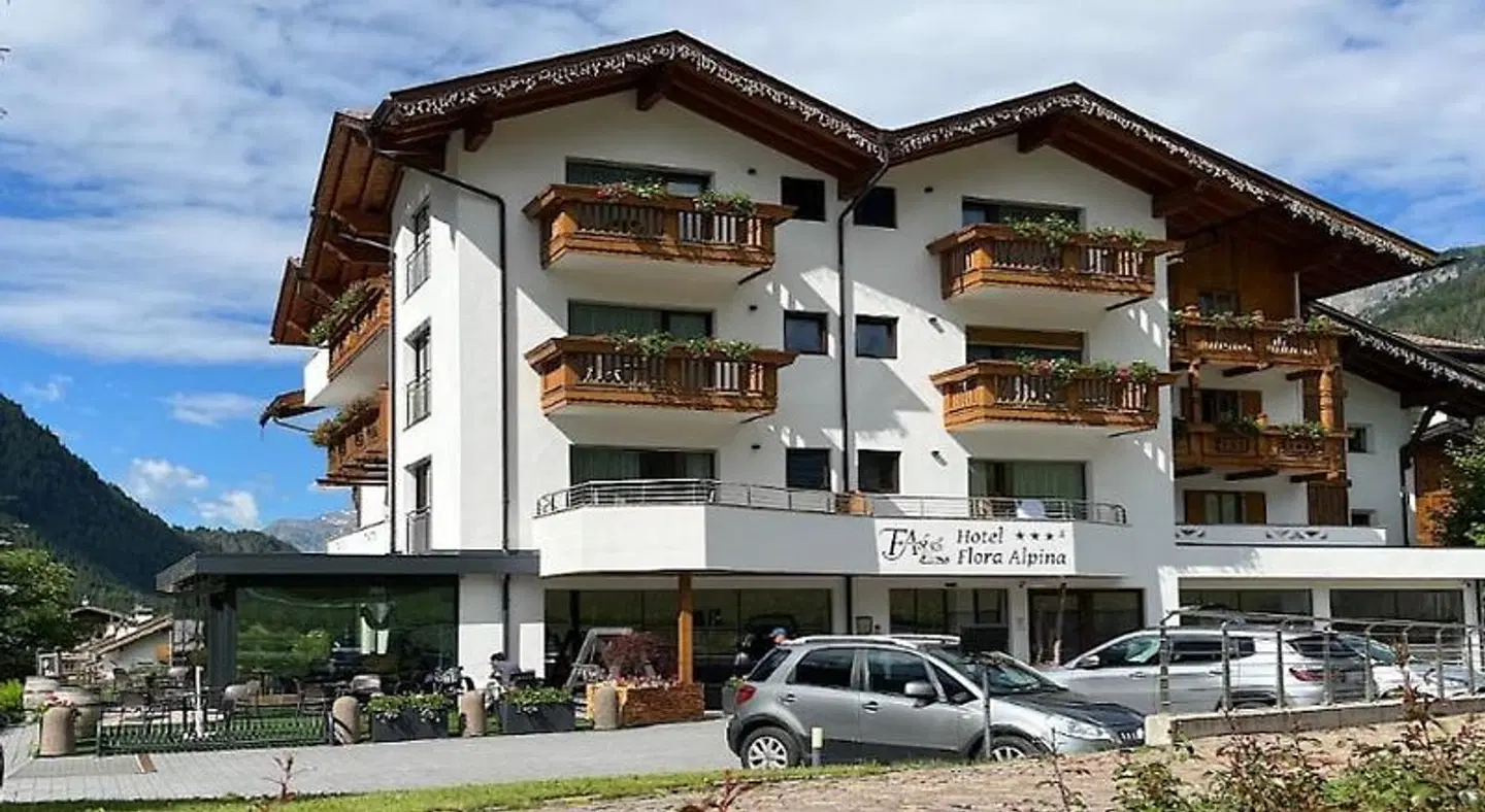 Flora Alpina EXTERIOR