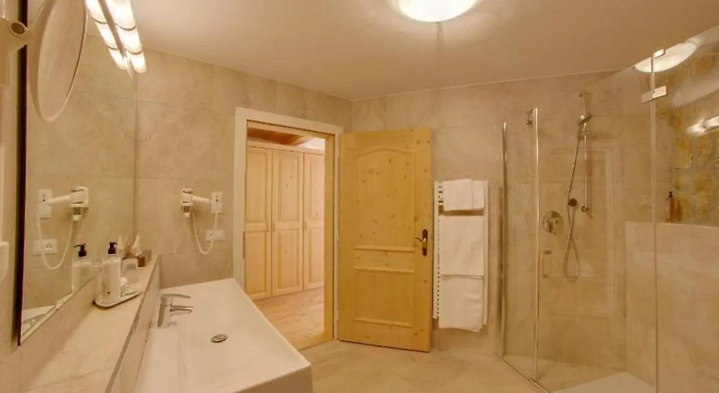 Dorfhotel Beludei Badezimmer