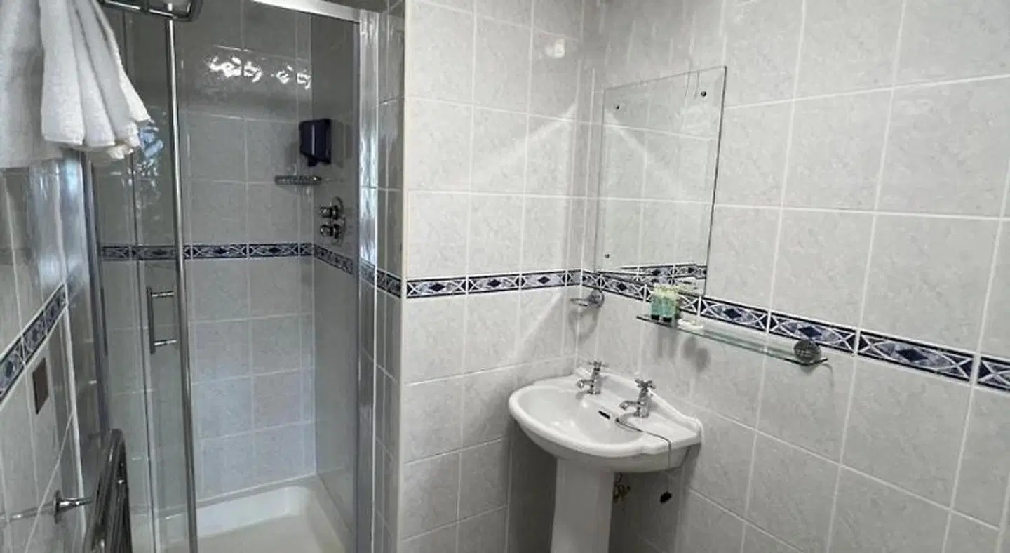 An Cruiscin Lan Badezimmer