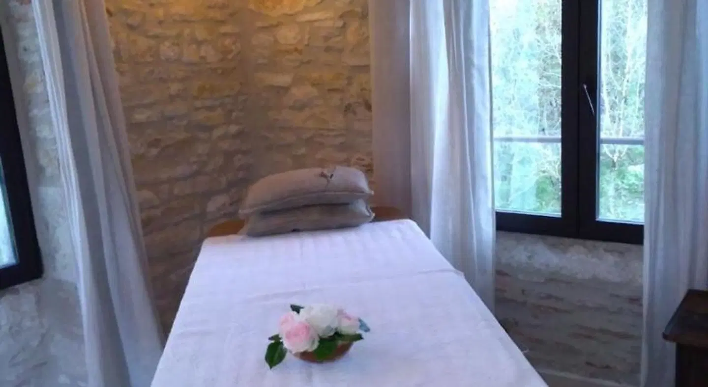 Domaine de Labarthe Cahors Maison d'hôtes / Guest House ROOM_EXAMPLE