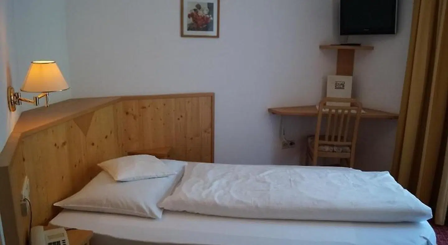 Laurin ROOM_EXAMPLE