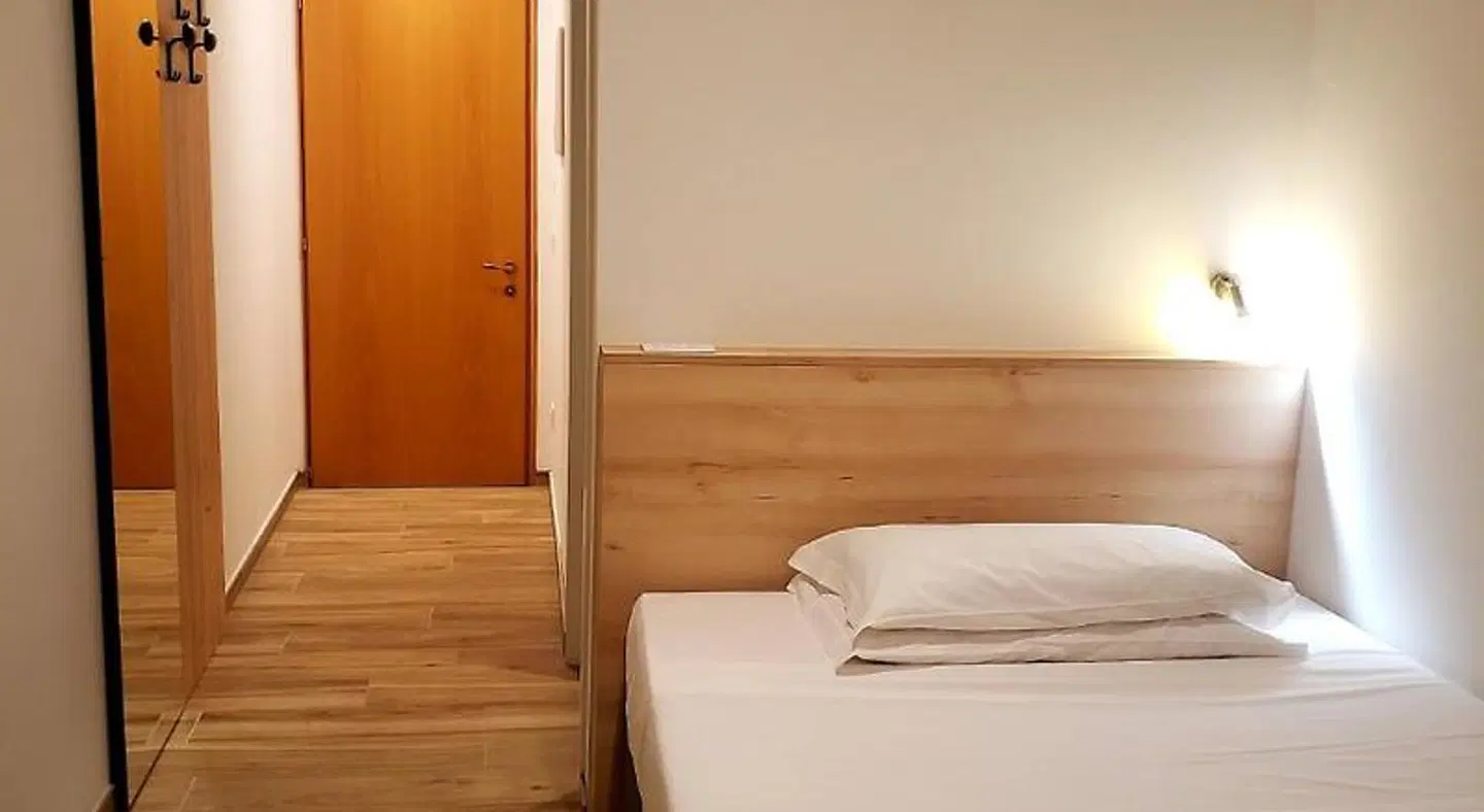 Cantaleone ROOM_EXAMPLE