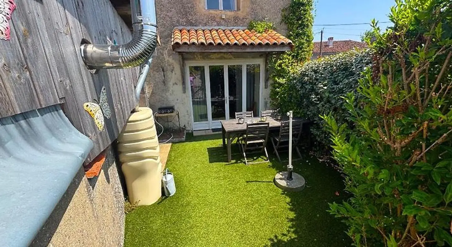 A l'Ombre Du Marronnier Garten