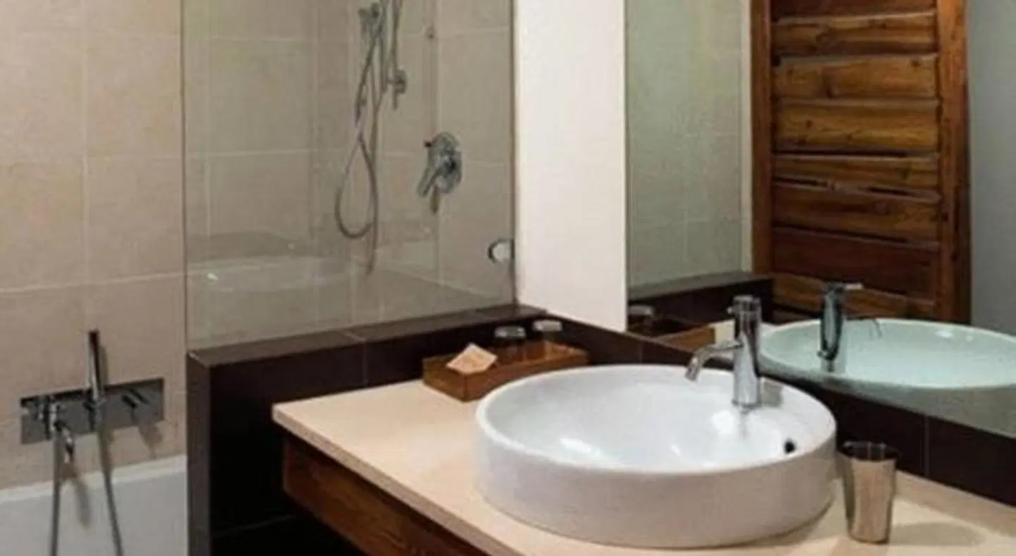 Maison Tissiere Hotel Et Cuisine Badezimmer