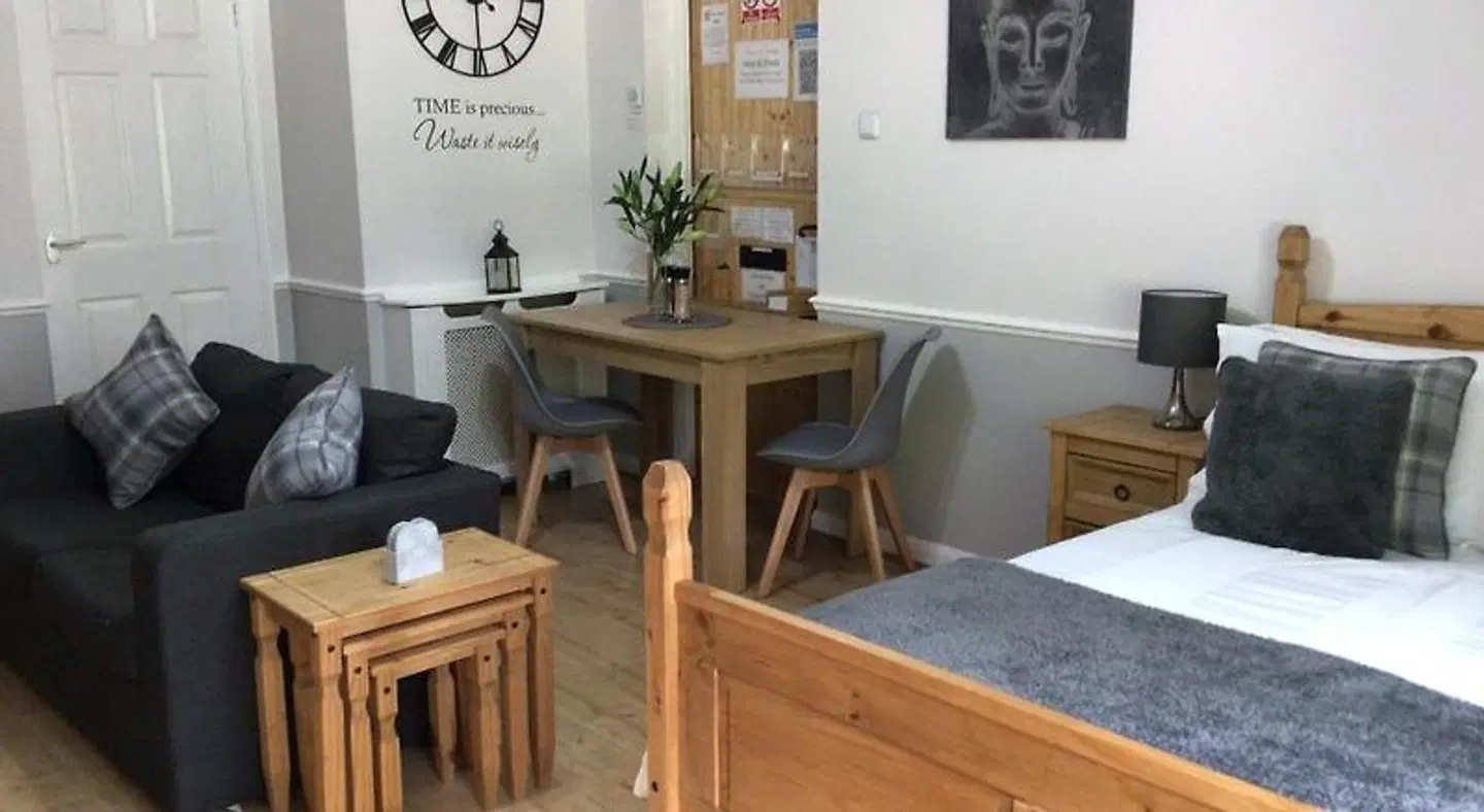 Meerkat Manor B&B Bar