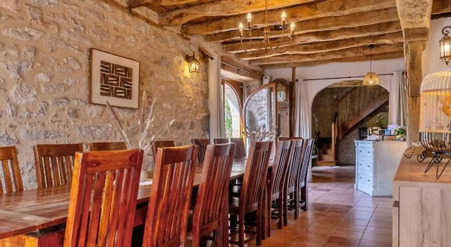 Chambres et Jardin de Pierres Bar