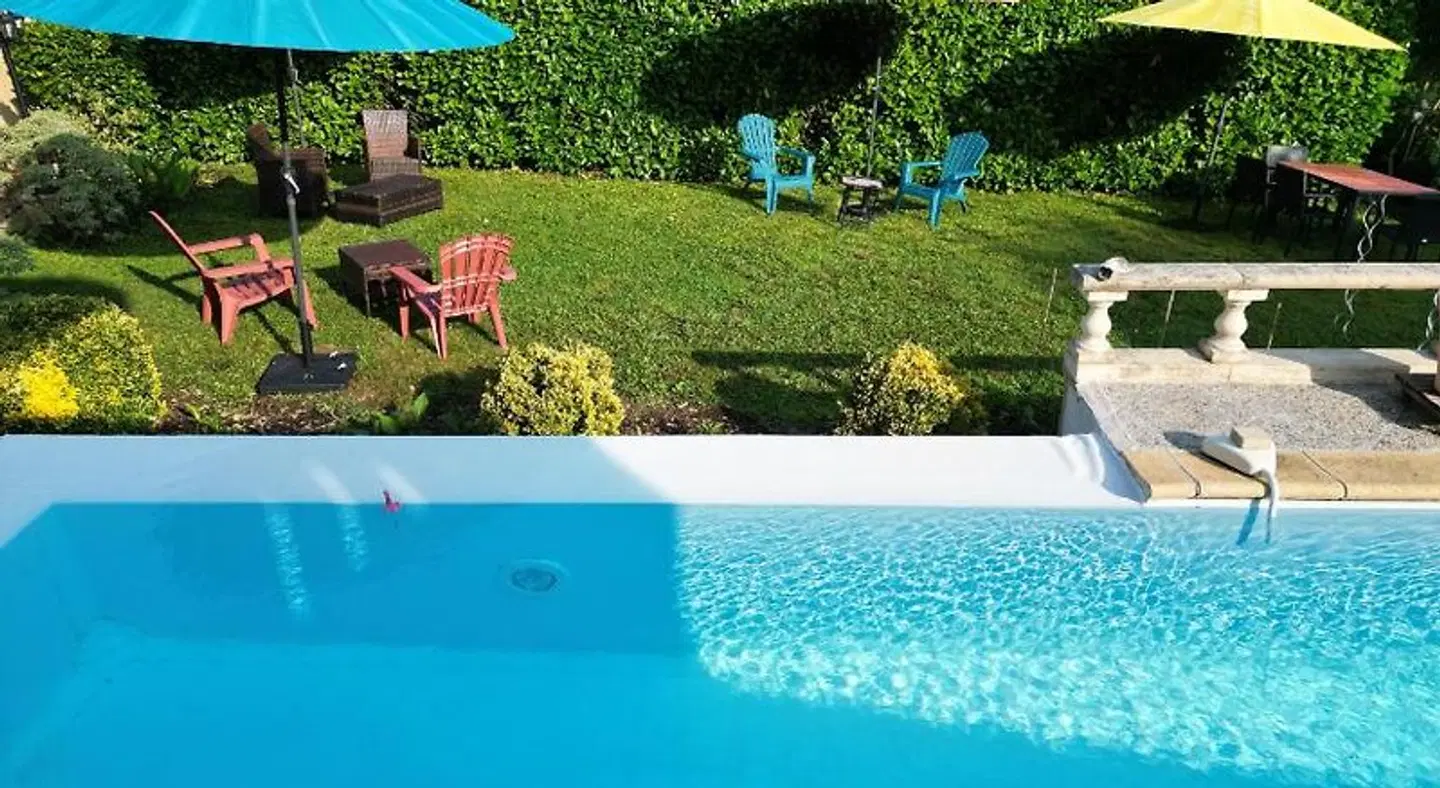 Domaine Lacoste OUTDOOR_POOL
