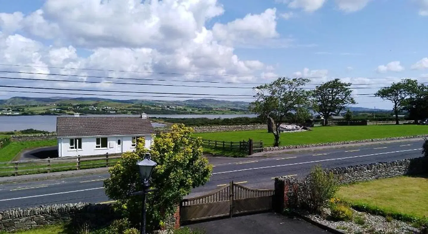 Madra Rua Organic Accommodation Garten