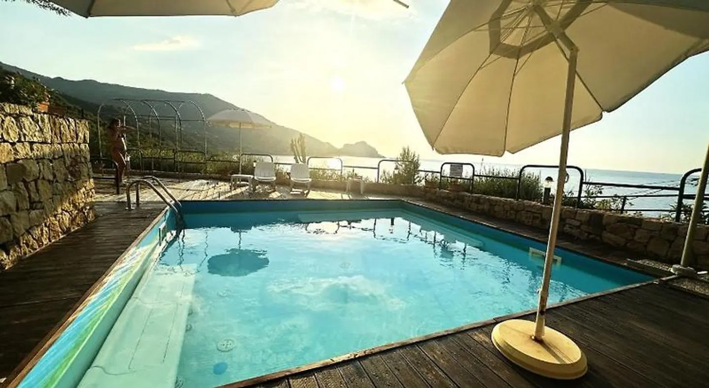 CH Exclusive Apartments OUTDOOR_POOL