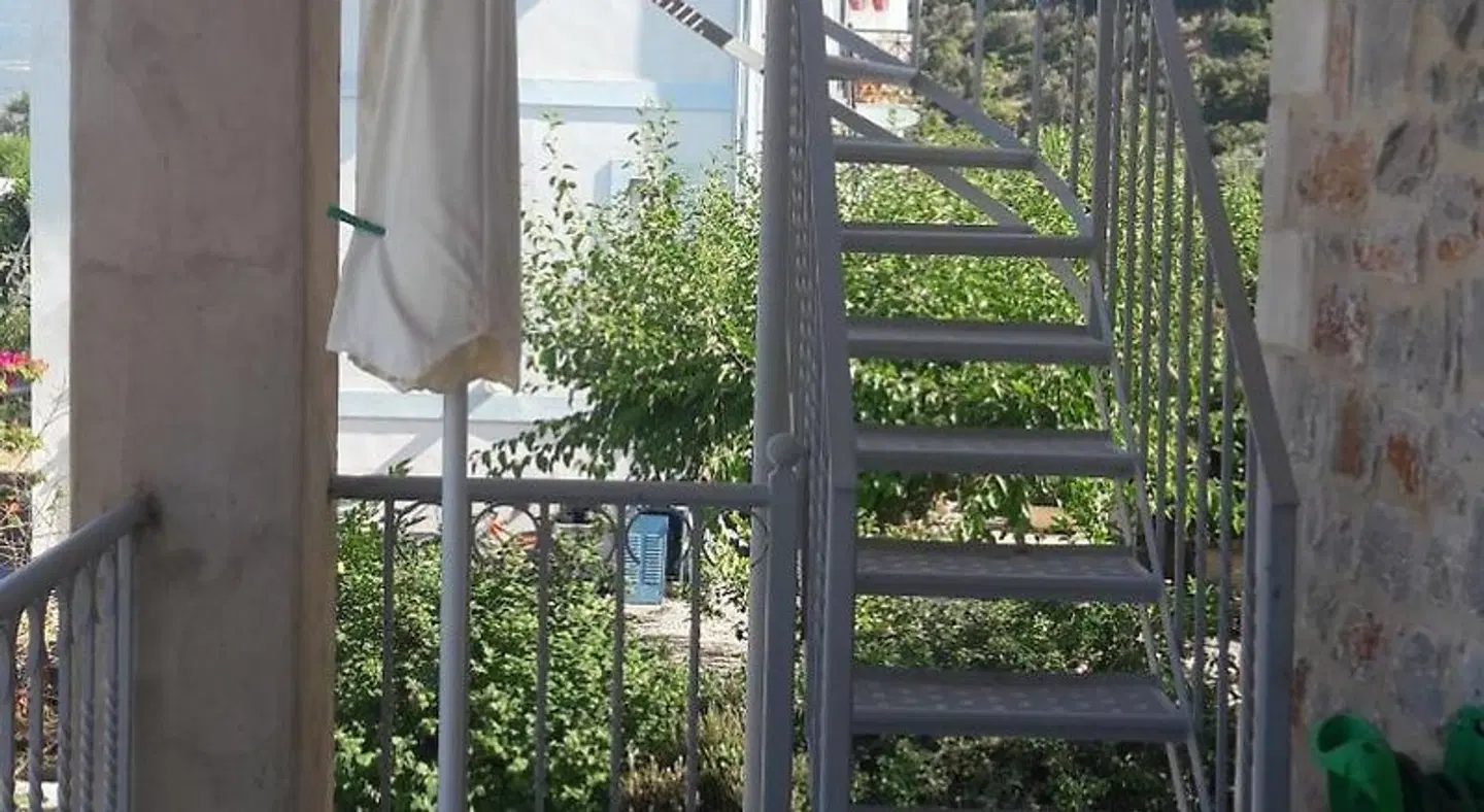 Karantonis House HEALTH_BEAUTY