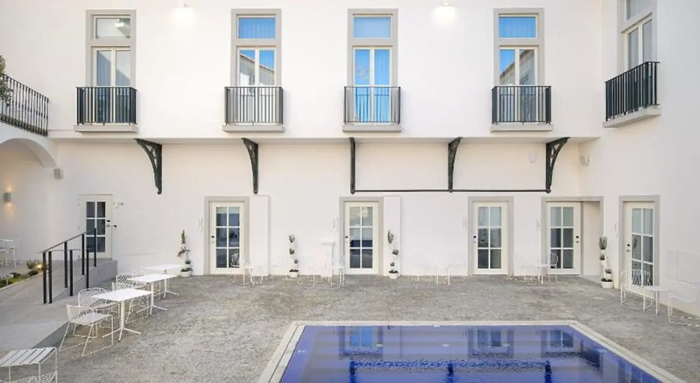 MouraSuites Hotel EXTERIOR